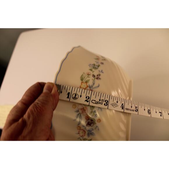 VTG Arcopal Milk Glass Serving Floral Bowl Victoria Patt France 10" Scalloped - Picture 6 of 6